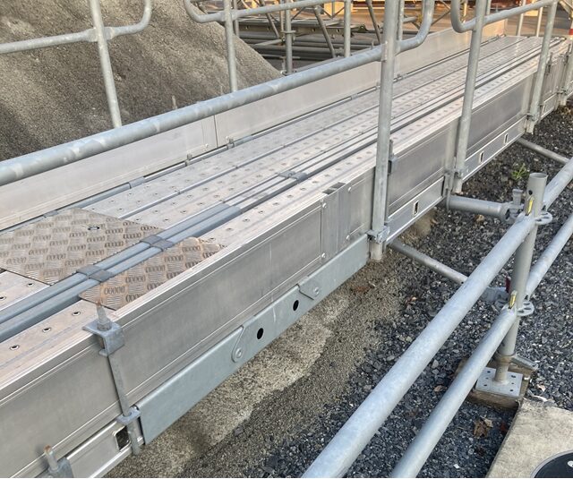 セフテージ直線連結金具